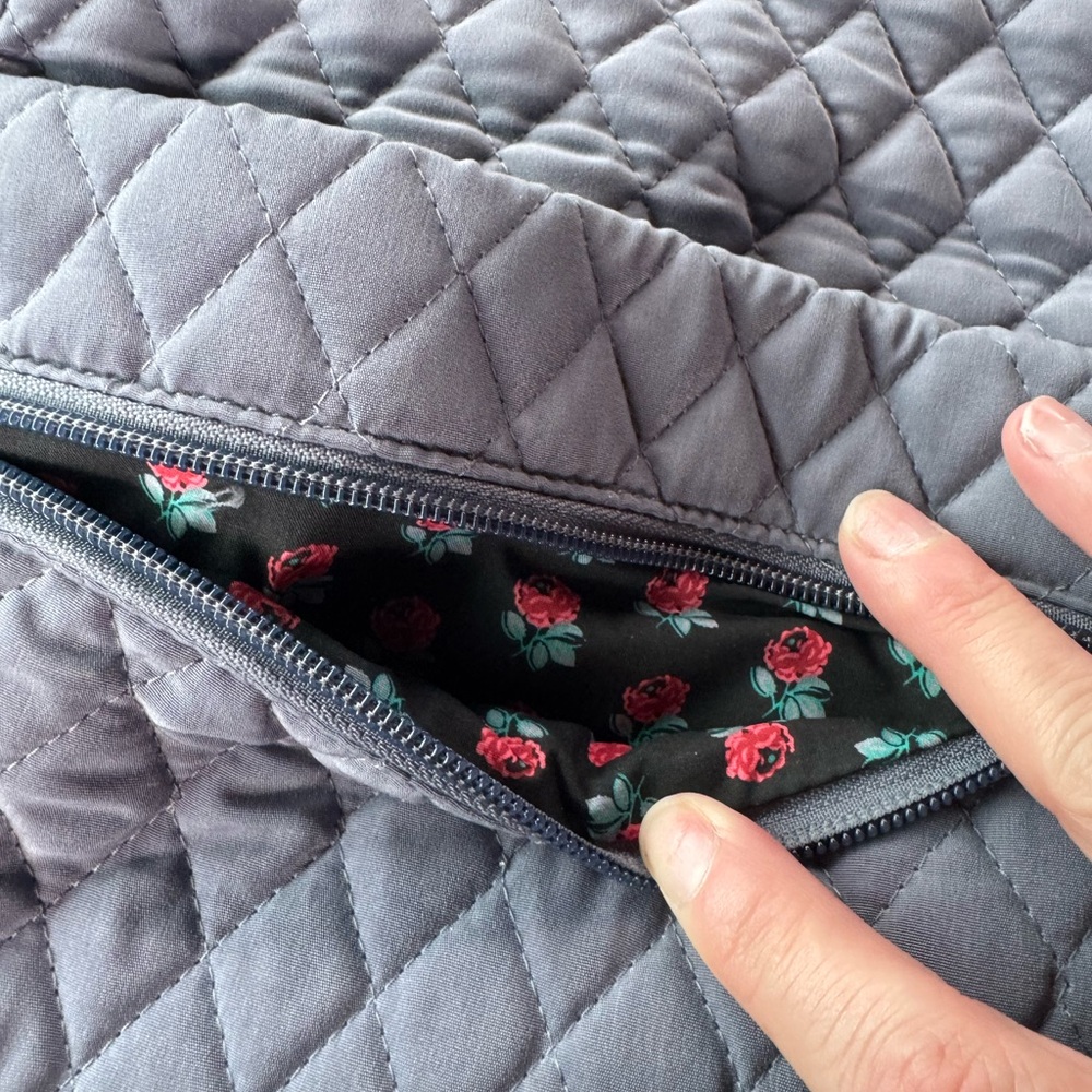 Vera Bradley Deluxe Travel Tote in Carbon Gray with Rose Print Interior - NWT - Picture 5 of 15
